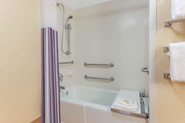  - La Quinta Inn Northeast Fort Lauderdale