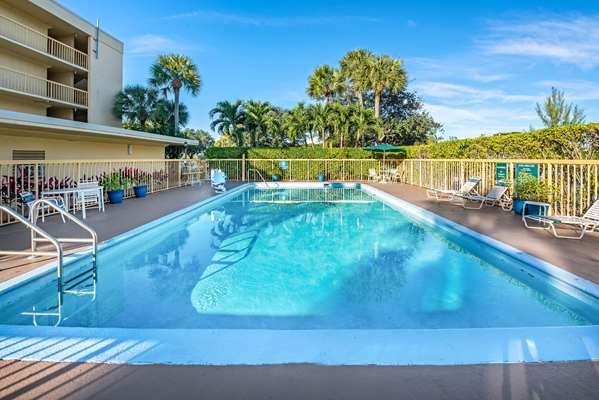 Pool - La Quinta Inn West Palm Beach - FL Turnpike, Exit 99
