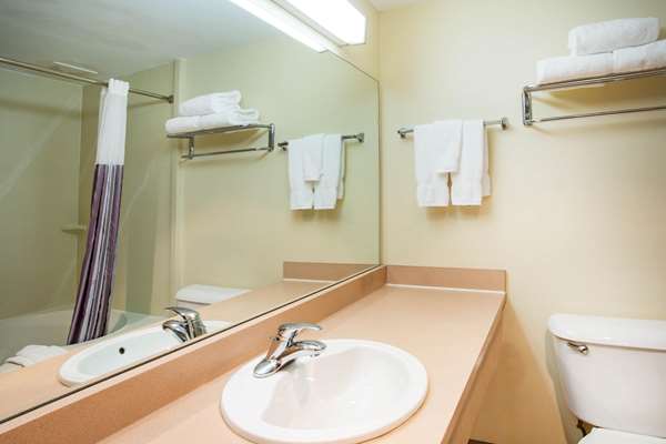  - La Quinta Inn & Suites St Albans