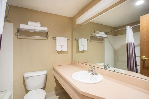  - La Quinta Inn & Suites St Albans