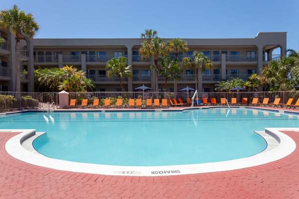 Pool - La Quinta Inn & Suites Sanibel Fort Myers