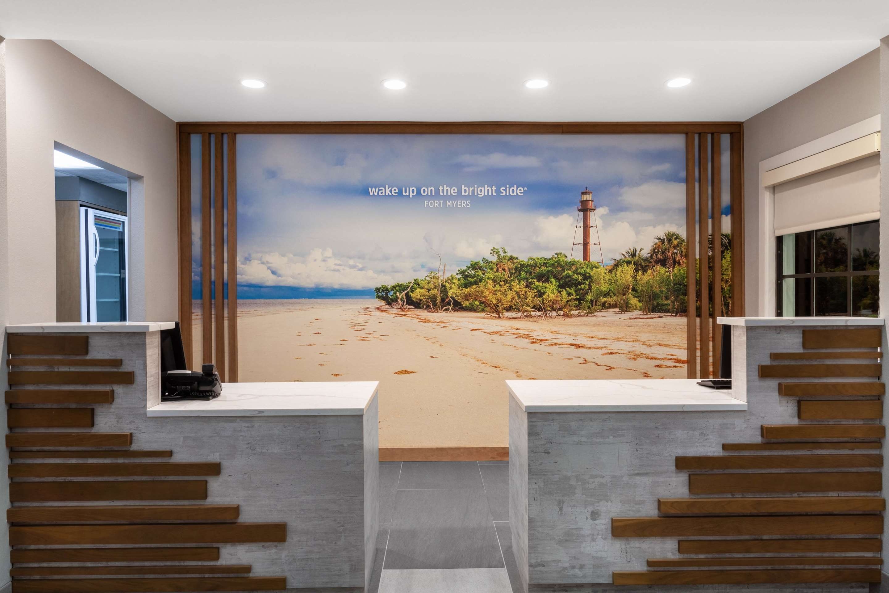 reception | La Quinta Inn & Suites by Wyndham Ft. Myers-Sanibel Gateway