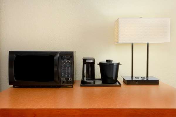  - La Quinta Inn Airport North Charlotte - I-85, Exit 33