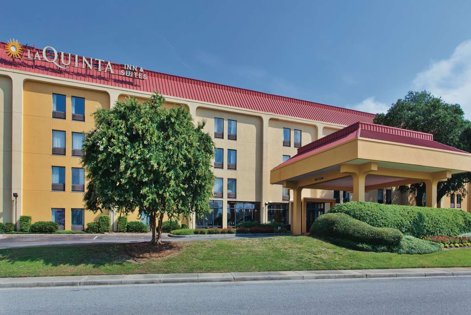 La Quinta Inn & Suites West Ashley Charleston, SC See Discounts