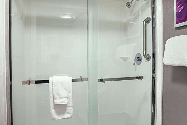  - La Quinta Inn & Suites Rancho Cordova - US 50, Exit 18