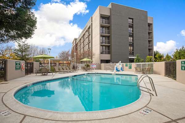 Pool - La Quinta Inn & Suites Rancho Cordova - US 50, Exit 18