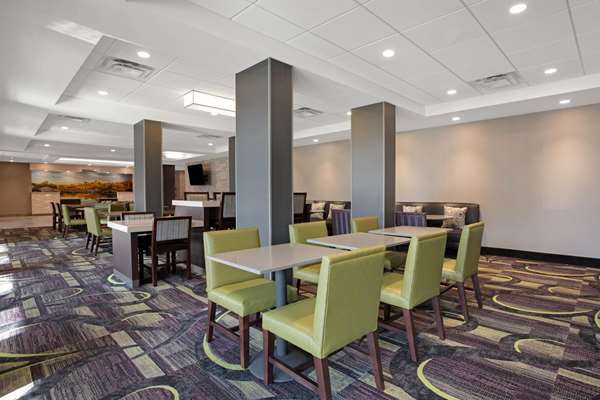  - La Quinta Inn & Suites Rancho Cordova - US 50, Exit 18