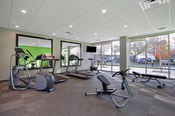 Fitness/ Exercise Room - La Quinta Inn & Suites Rancho Cordova - US 50, Exit 18