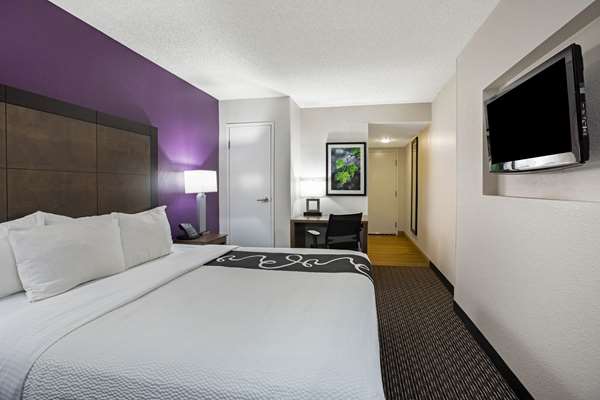  - La Quinta Inn & Suites Rancho Cordova - US 50, Exit 18