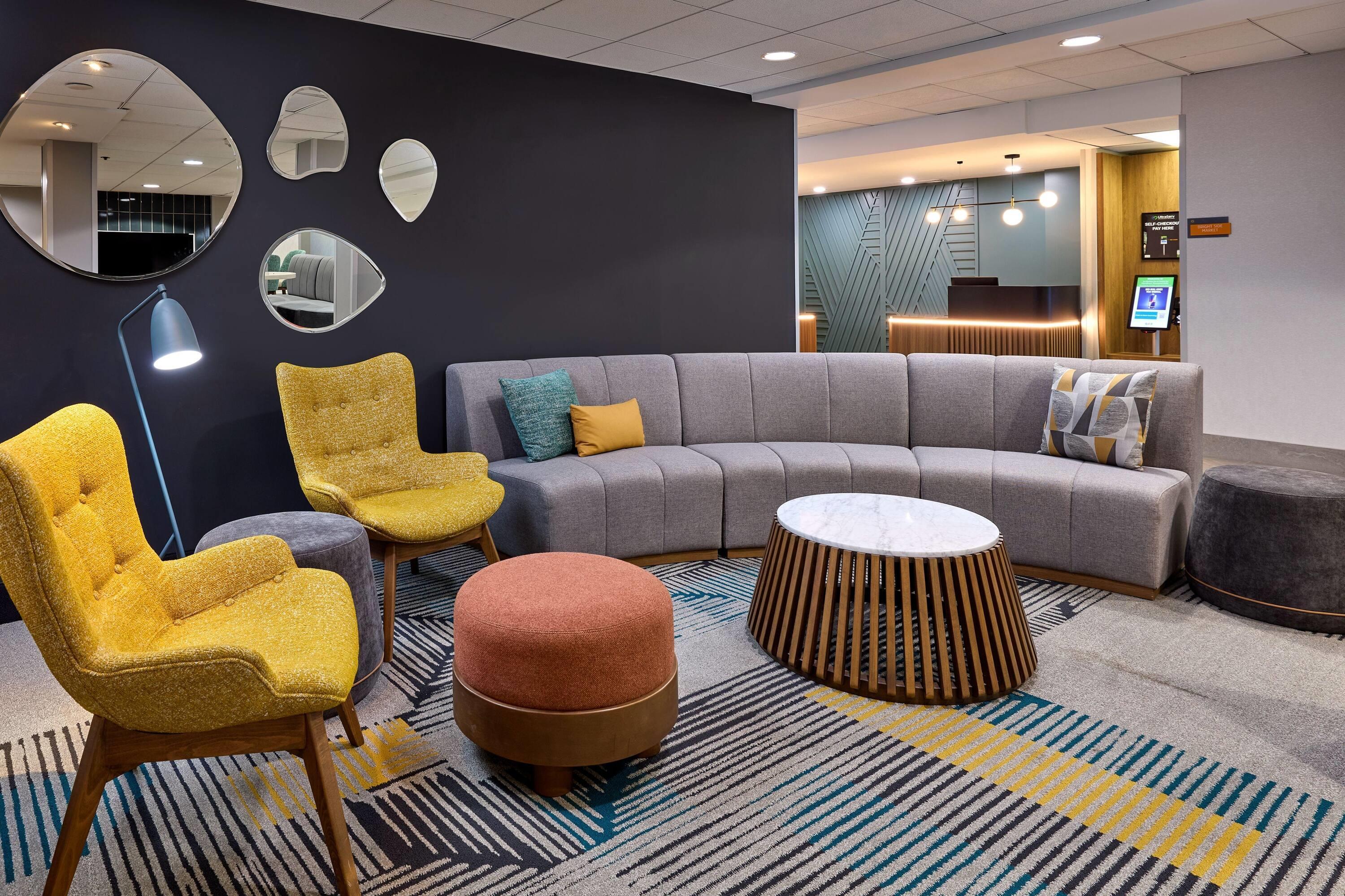 Lobby | La Quinta by Wyndham Thousand Oaks-Newbury Park