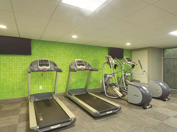 Fitness/ Exercise Room - La Quinta Inn & Suites Airport Linthicum