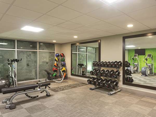 Fitness/ Exercise Room - La Quinta Inn & Suites Airport Linthicum