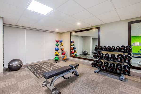 Fitness/ Exercise Room - La Quinta Inn & Suites Airport Linthicum