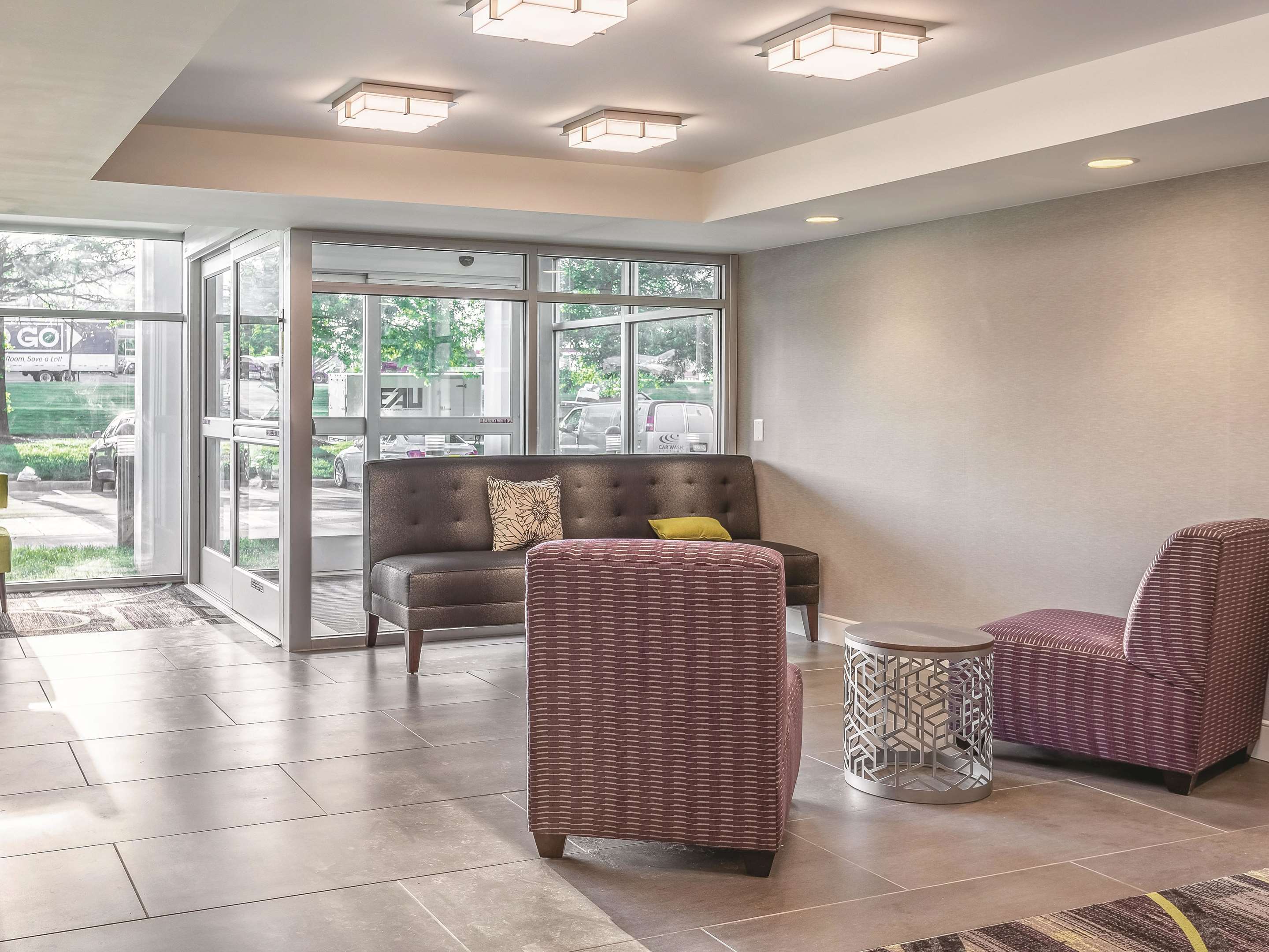 Lobby | La Quinta by Wyndham Columbia / Fort Meade