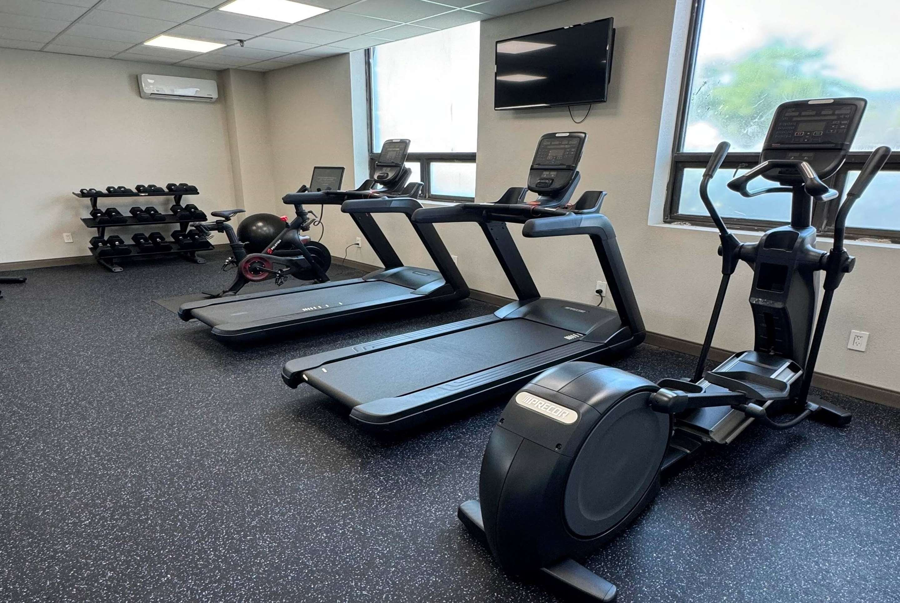 Health club fitness center gym | La Quinta by Wyndham New Haven