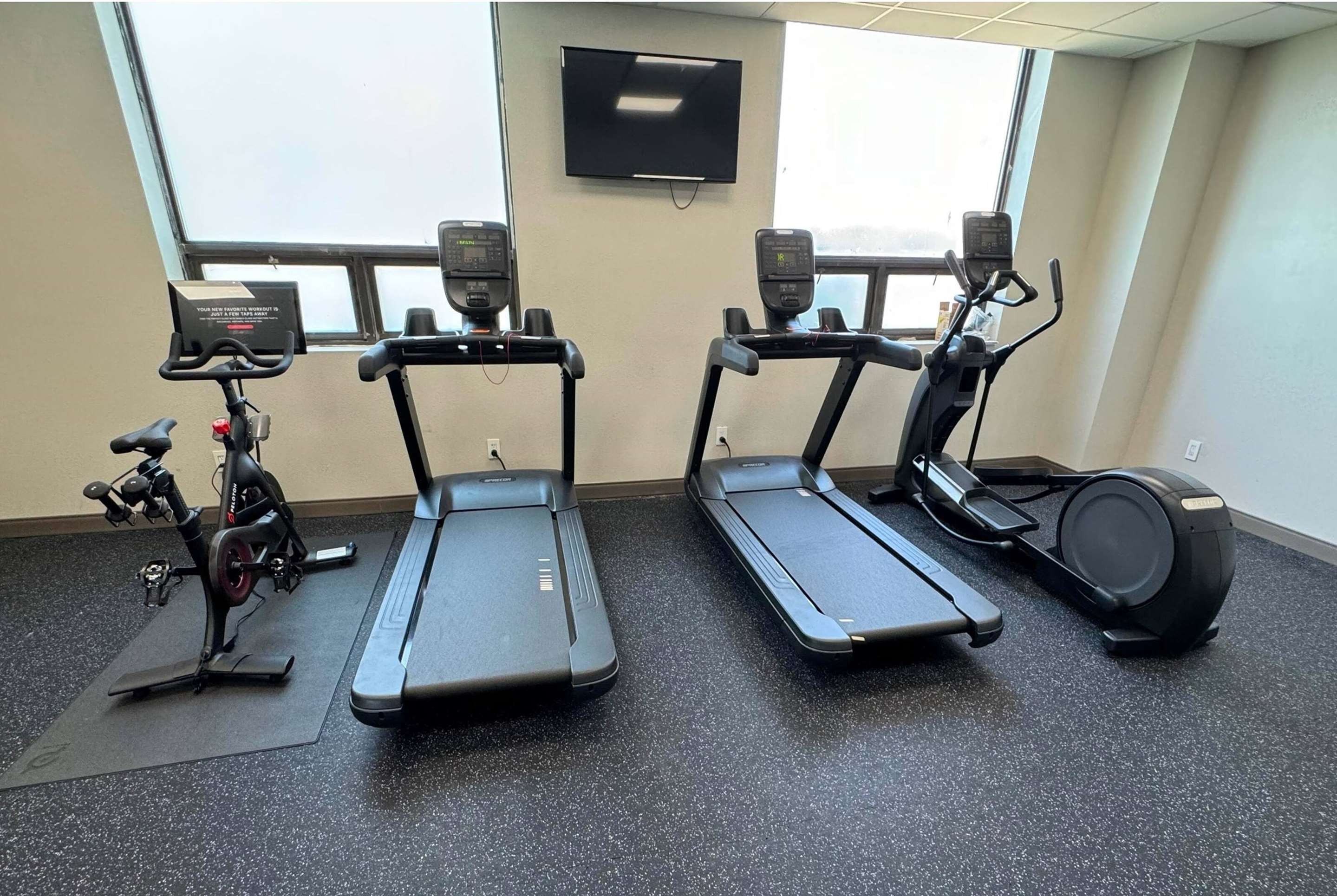 Health club fitness center gym | La Quinta by Wyndham New Haven