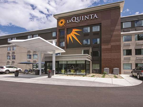 Exterior view - La Quinta Inn & Suites Portland