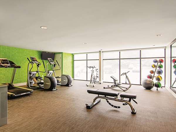 Fitness/ Exercise Room - La Quinta Inn & Suites Portland