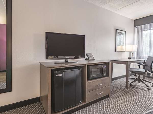  - La Quinta Inn & Suites Salem