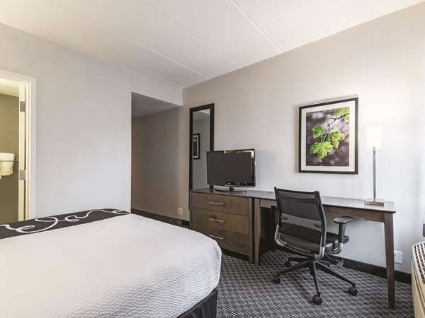  - La Quinta Inn & Suites Salem