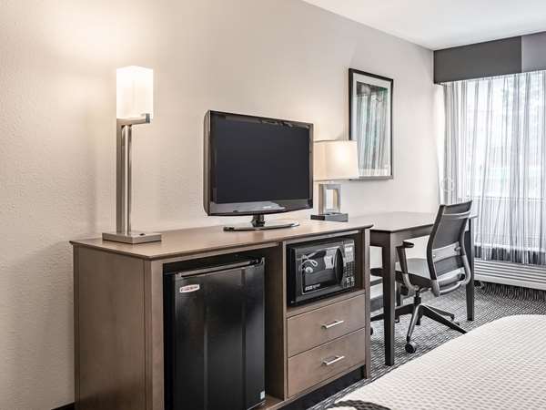  - La Quinta Inn & Suites Salem