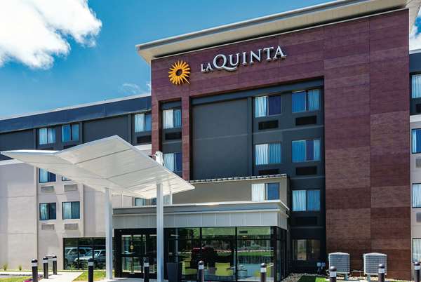 Exterior view - La Quinta Inn & Suites Salem