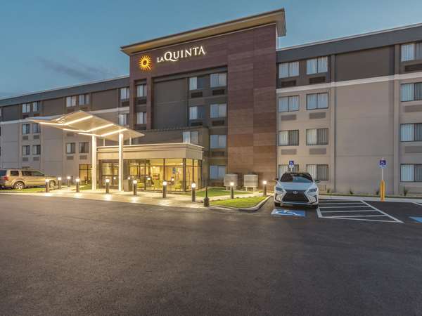 Exterior view - La Quinta Inn & Suites Salem