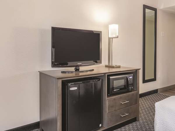  - La Quinta Inn & Suites Salem
