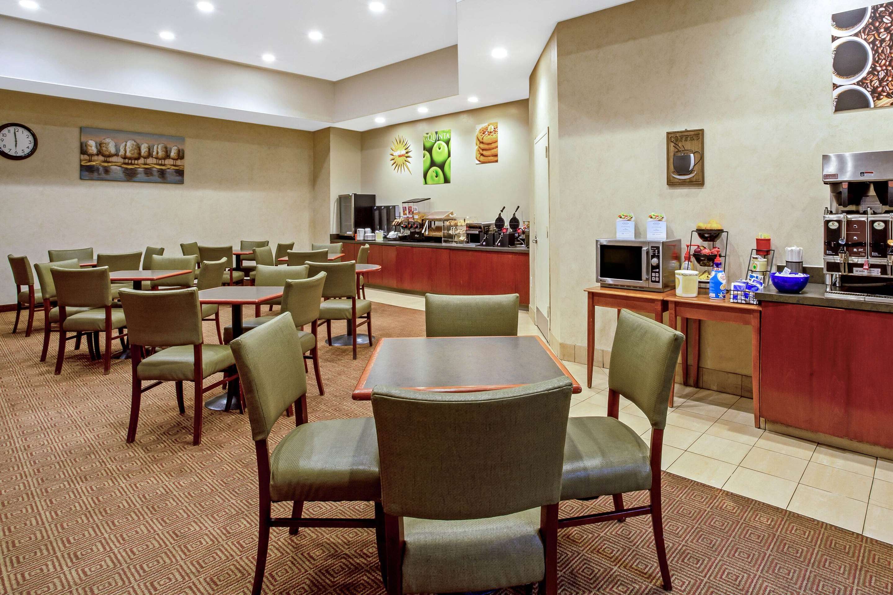 Property amenity | La Quinta by Wyndham Stamford / New York City