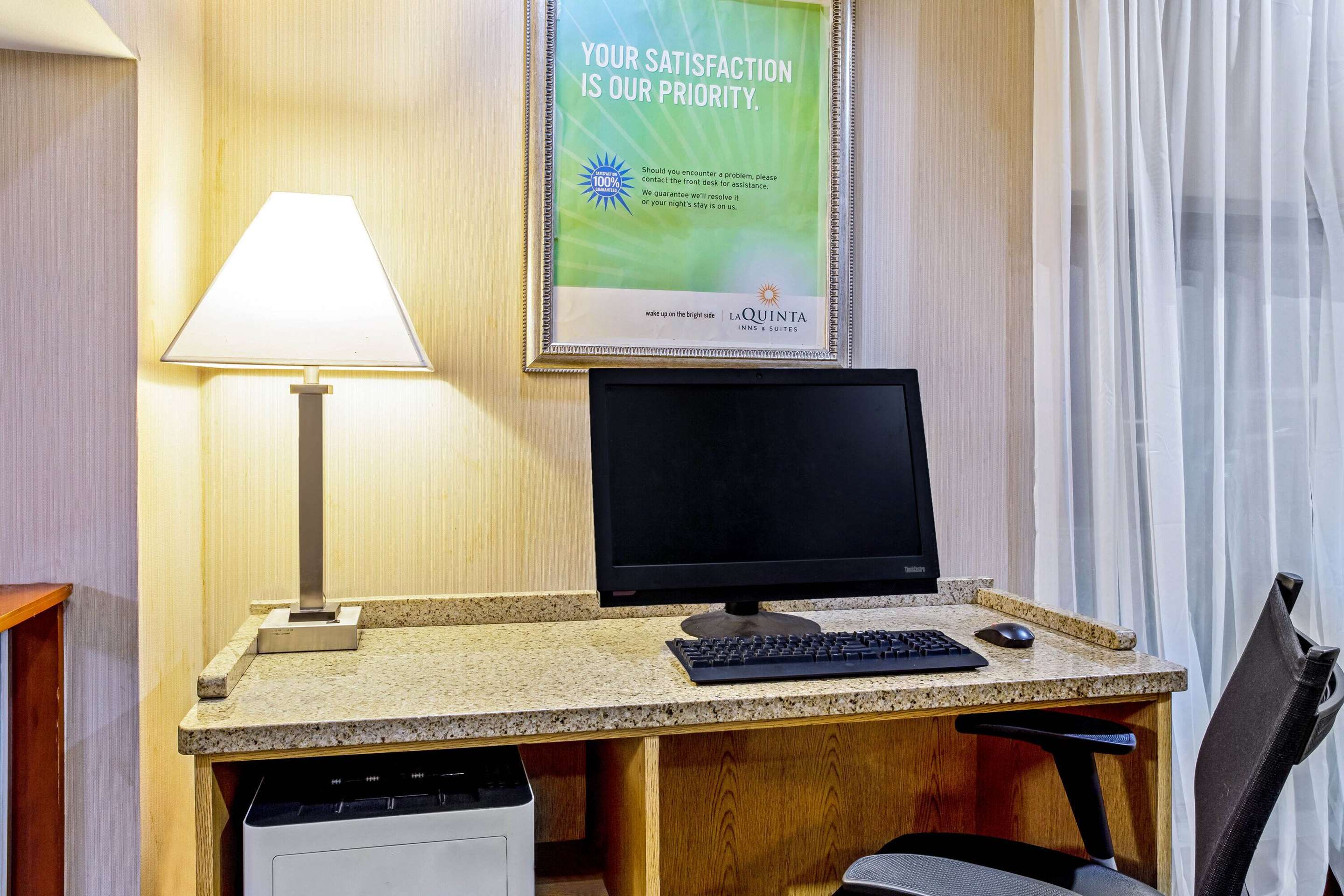 Business Center | La Quinta by Wyndham Stamford / New York City