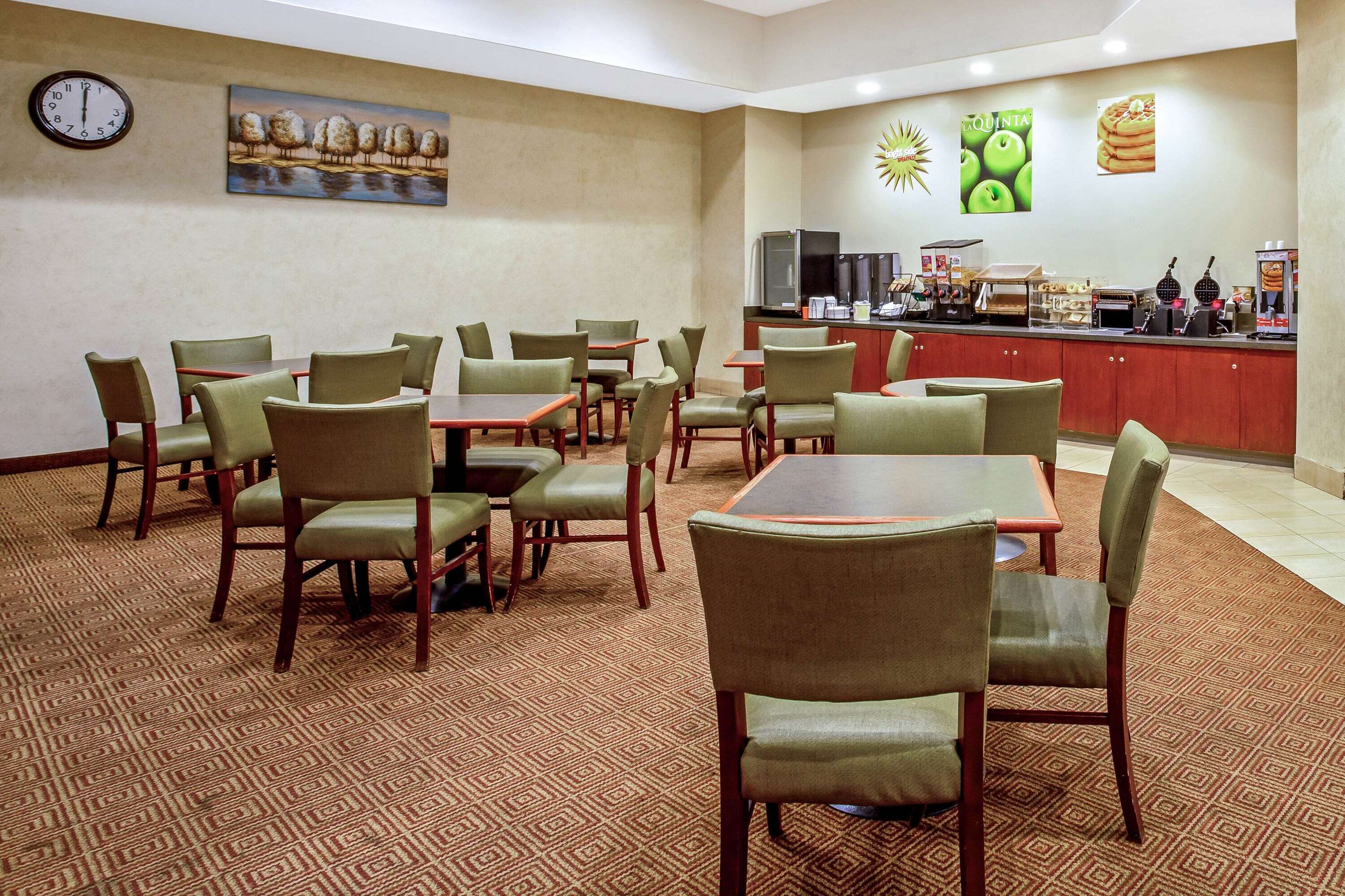 Property amenity | La Quinta by Wyndham Stamford / New York City