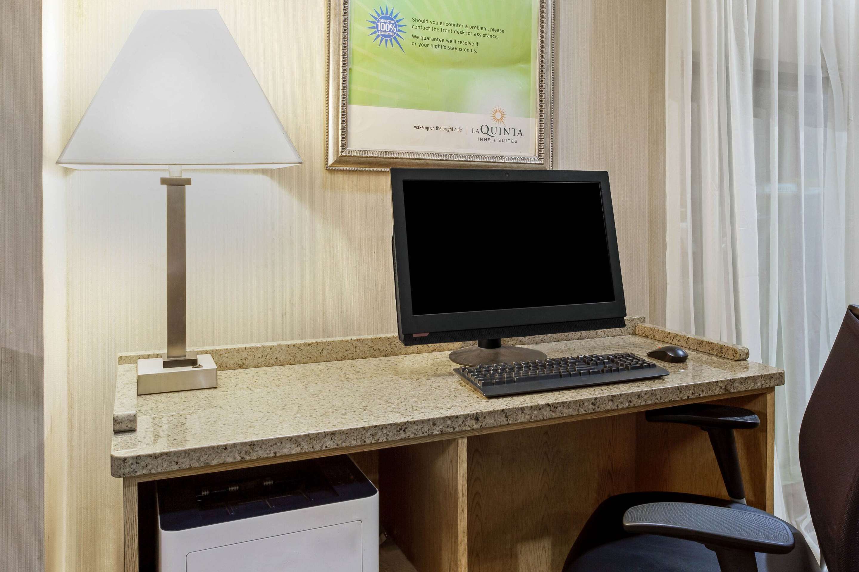 Business Center | La Quinta by Wyndham Stamford / New York City