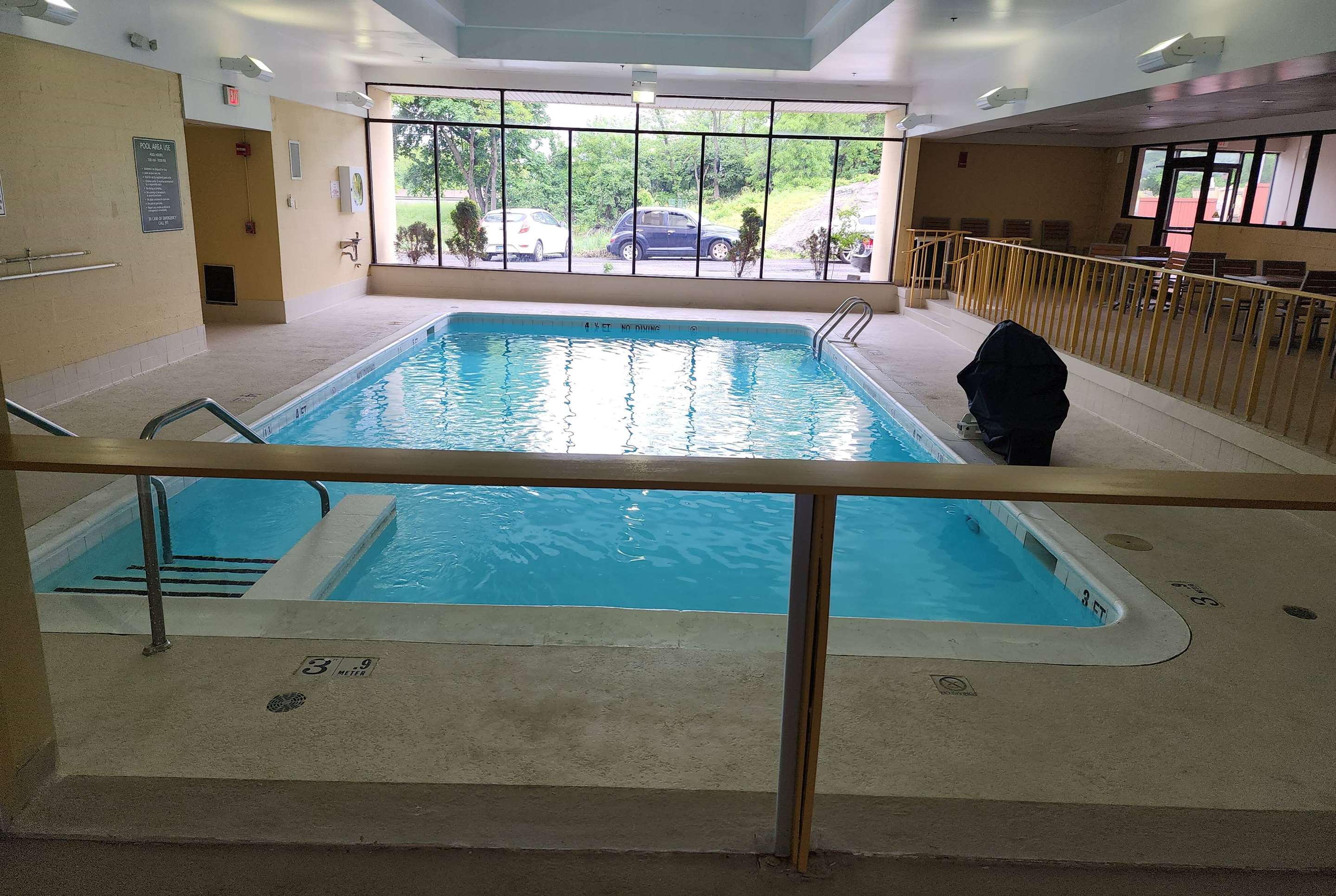 Pool - indoor | La Quinta by Wyndham Stamford / New York City