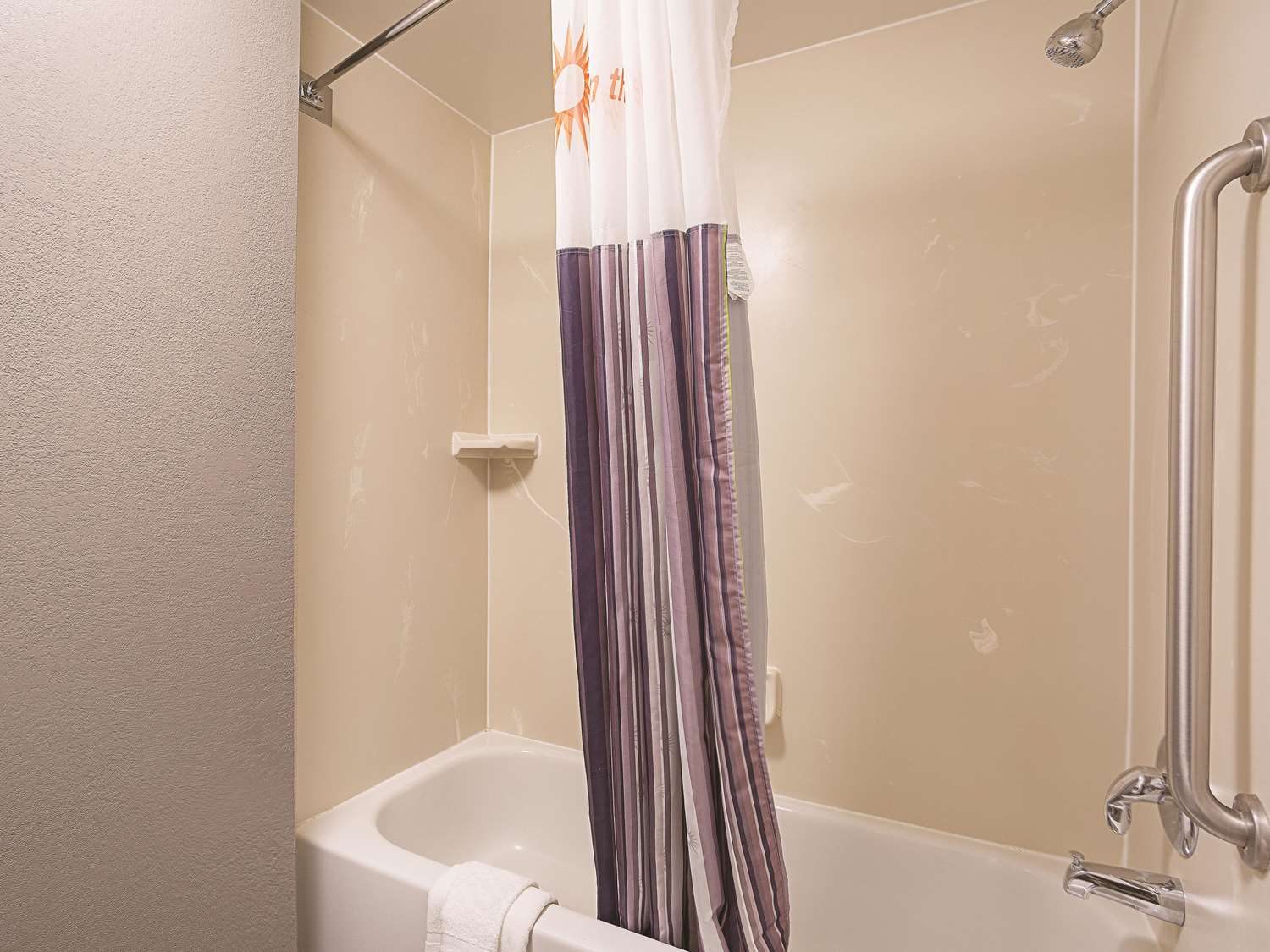 La Quinta Inn Suites Warwick Ri See Discounts