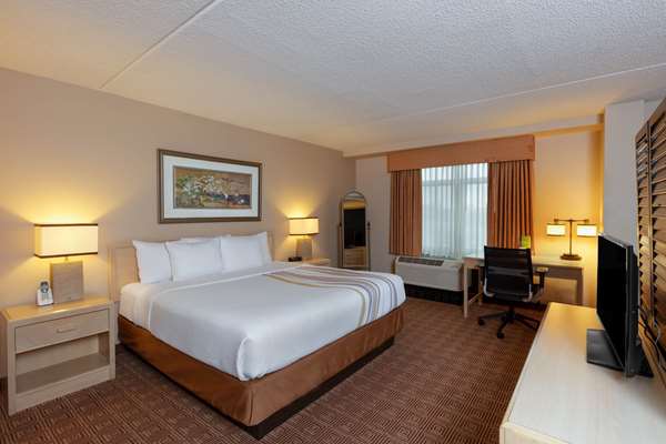 Suite - La Quinta Inn & Suites Garden City