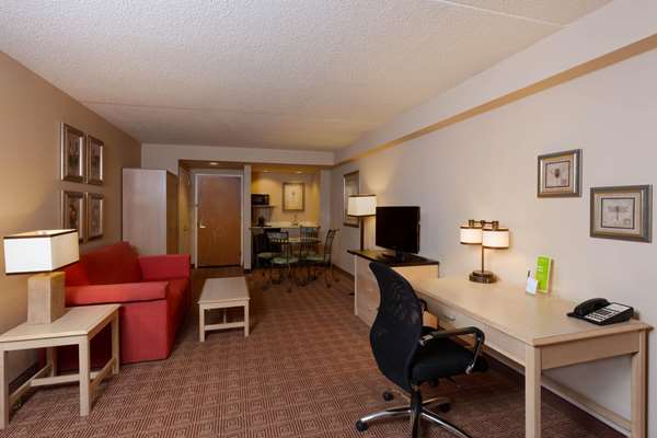 Suite - La Quinta Inn & Suites Garden City