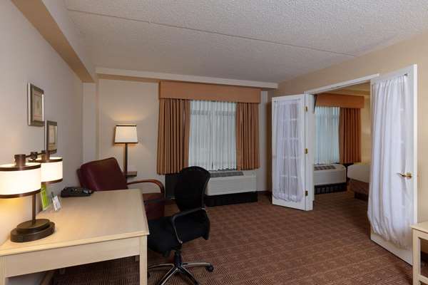 Suite - La Quinta Inn & Suites Garden City