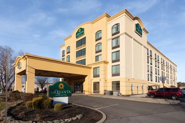 Exterior view - La Quinta Inn & Suites Garden City