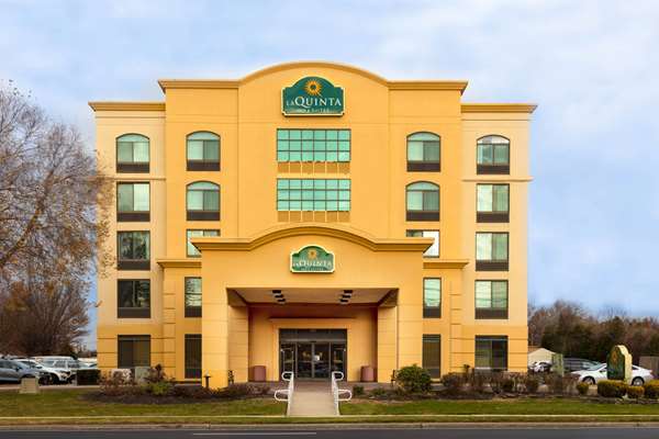Exterior view - La Quinta Inn & Suites Garden City