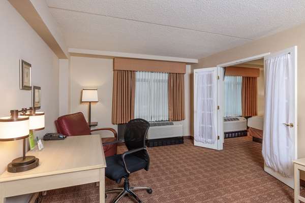 Suite - La Quinta Inn & Suites Garden City