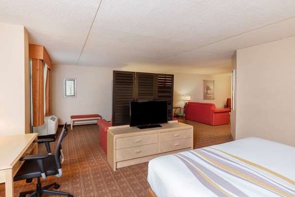 Suite - La Quinta Inn & Suites Garden City