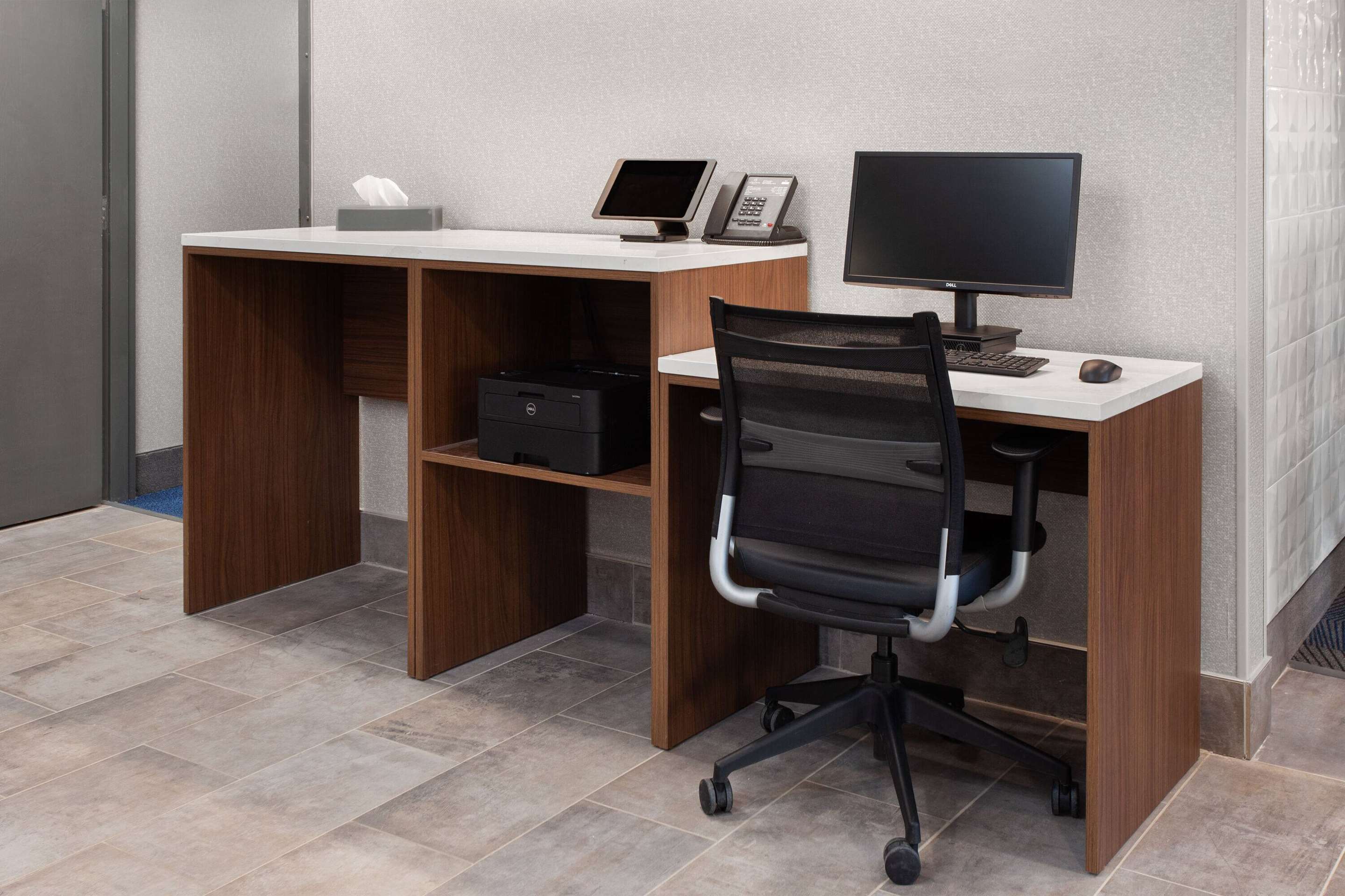 Business Center | La Quinta Inn by Wyndham Wausau