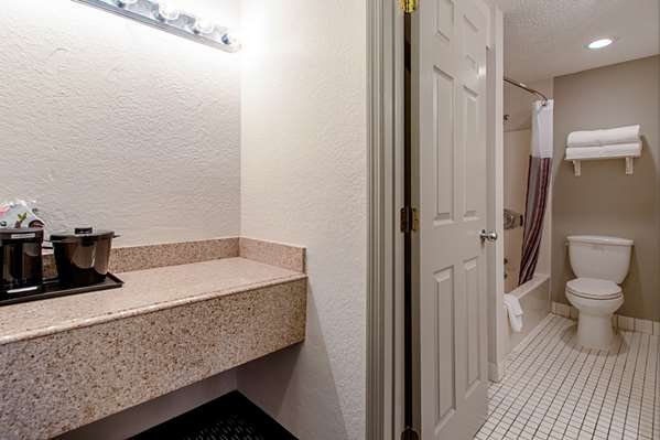  - La Quinta Inn East Tamarac