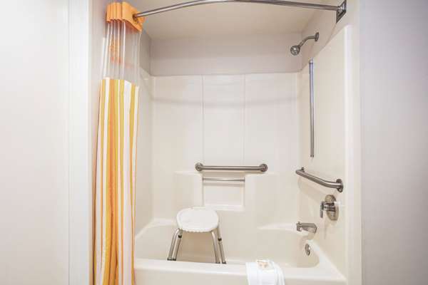  - La Quinta Inn & Suites Roswell