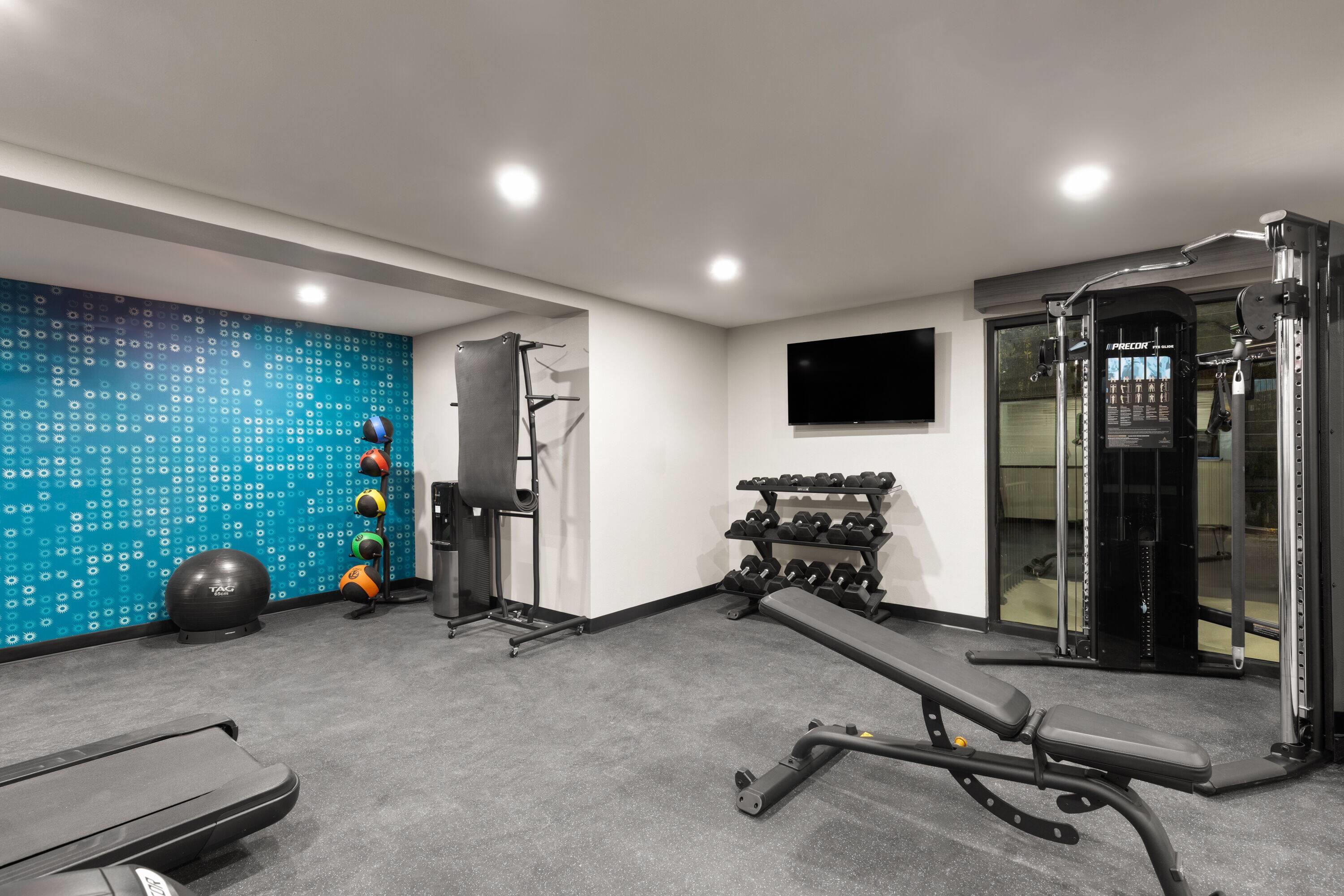 Health club fitness center gym | La Quinta Inn & Suites by Wyndham Atlanta Roswell