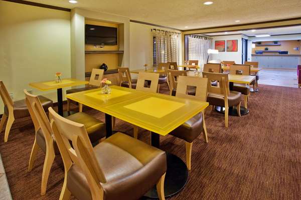  - La Quinta Inn Columbus