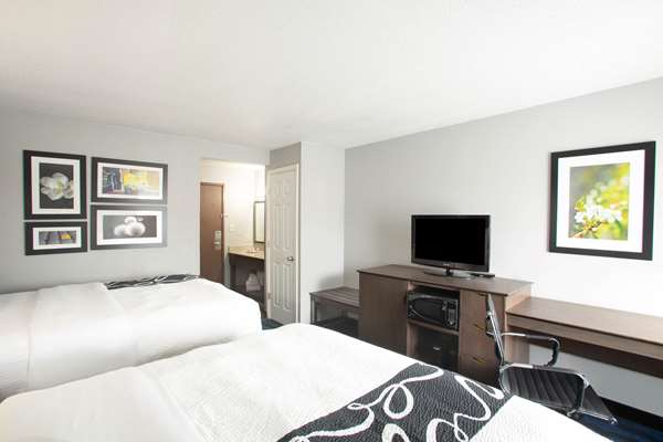  - La Quinta Inn Hazelwood - I-270, Exit 25