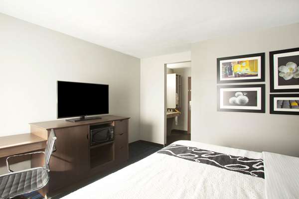  - La Quinta Inn Hazelwood - I-270, Exit 25