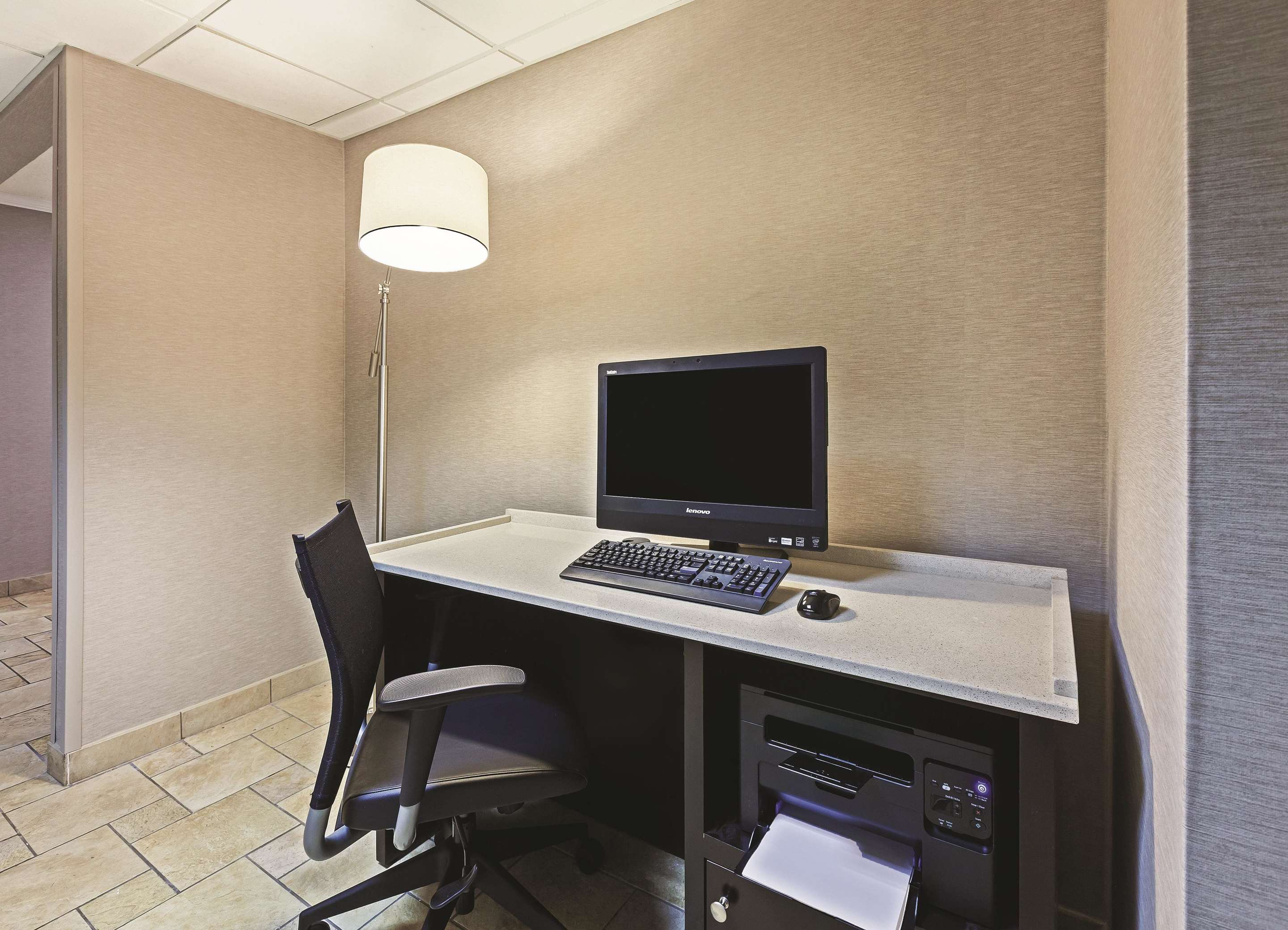 Business Center | La Quinta by Wyndham N Little Rock - McCain Mall