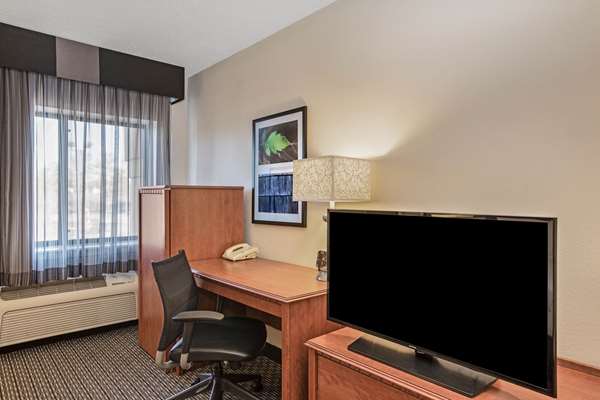  - La Quinta Inn & Suites North Little Rock